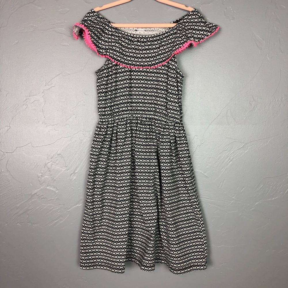 🌸3/$15 Carter’s white, black and pink dress 3T